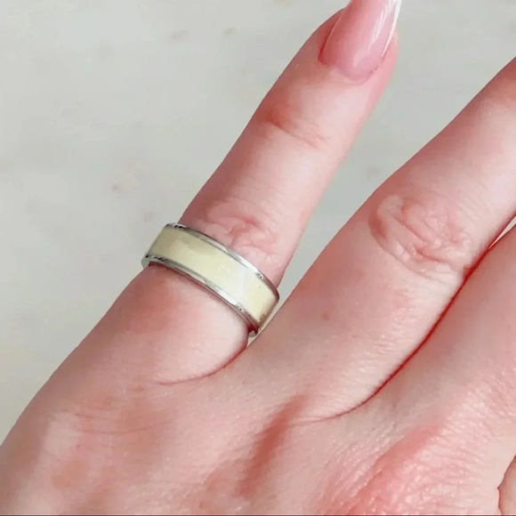 Silver enamel ring band, Sz 5.5, Sparkling  yellow/cream, Bloomingdales - Picture 5 of 6